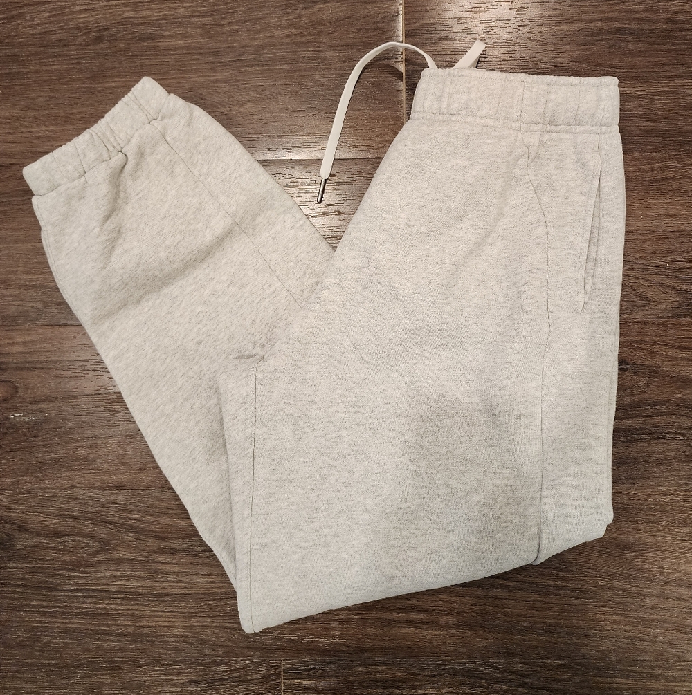 Lululemon Scuba Mid-Rise Jogger